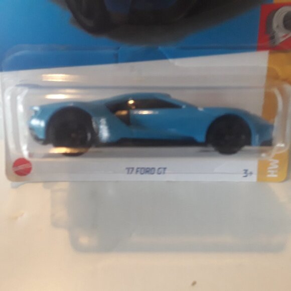 Hot Wheels 2017 Ford GT sealed in package - Picture 2 of 5